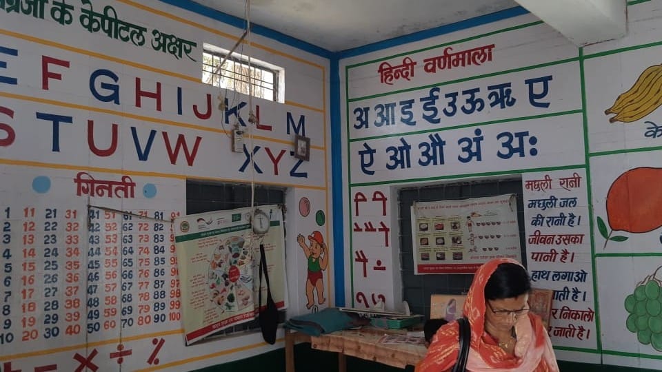 Chhatarpur: NGO adopts Anganwadi to paint, make attractive paintings