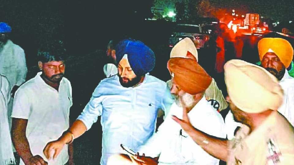 Transport minister checked vehicles on road at midnight in Amritsar