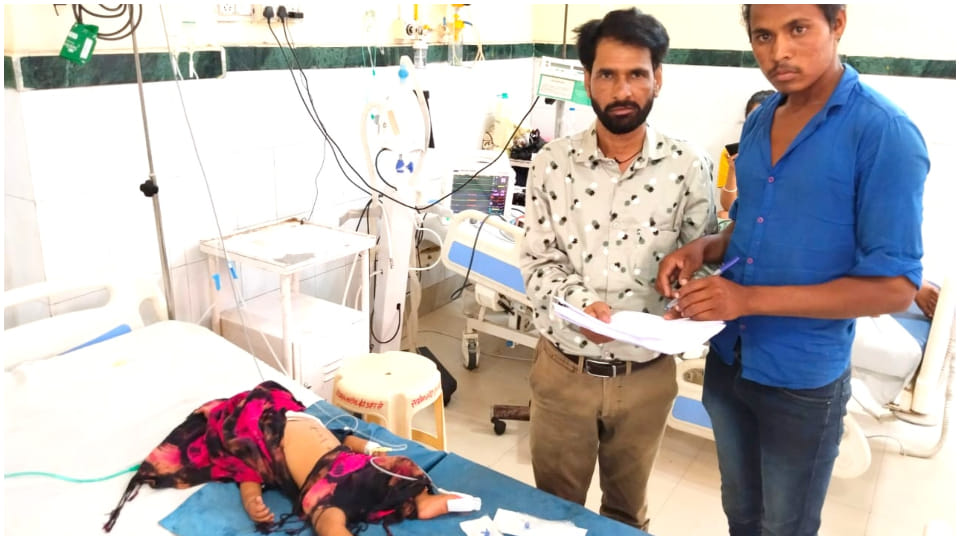 One and half year old child fired at seven places with hot rod in Rajsamand 