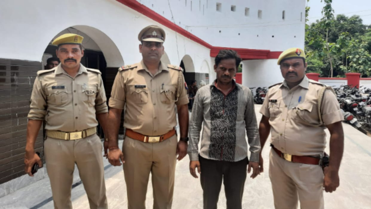 Bijnor Crime News: It has been revealed that brother had burnt dead body after murder
