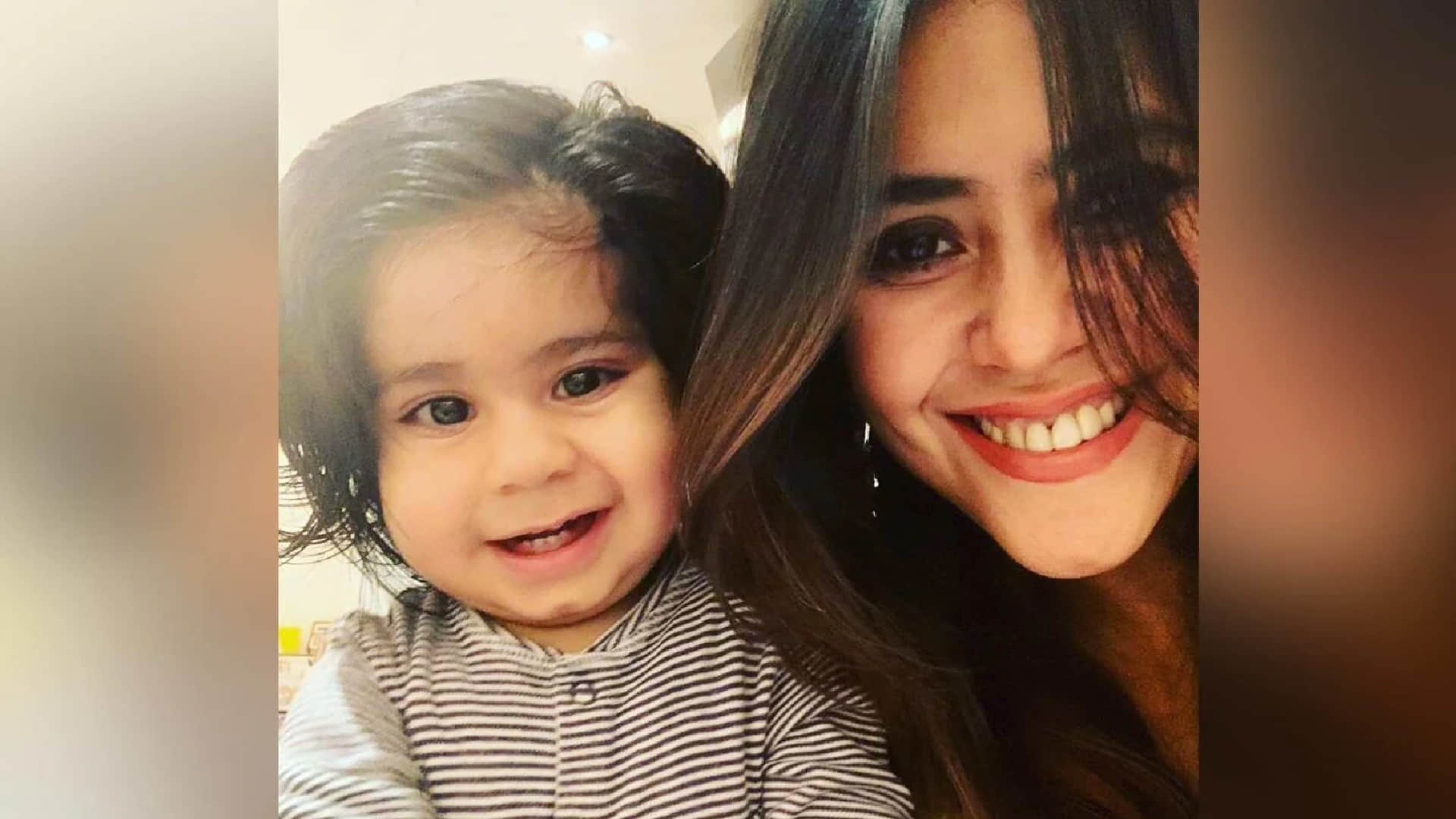 Know These Single Parent Bollywood Actors From Karan Johar to Karishma Kapoor News in Hindi