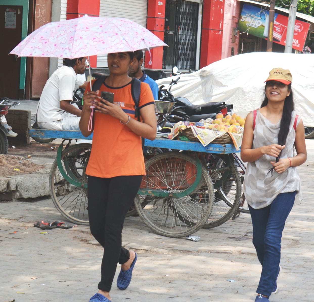 Sunshine increased the heat, made efforts to escape