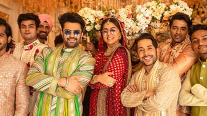 Jugjugg Jeeyo Movie Review and Rating in Hindi Varun Dhawan Kiara Advani Neetu Kapoor Anil Kapoor Raj Mehta