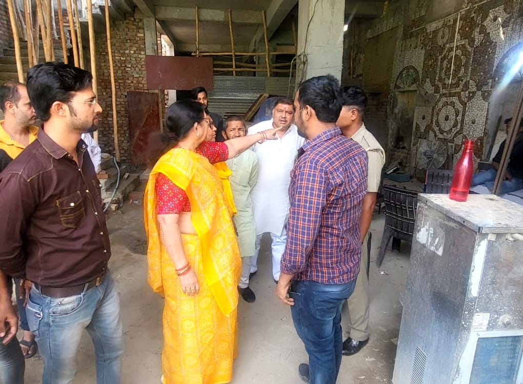 Idols missing in Radha-Krishna temple in Kanpur, illegal construction was going on, the mayor reached and stopped