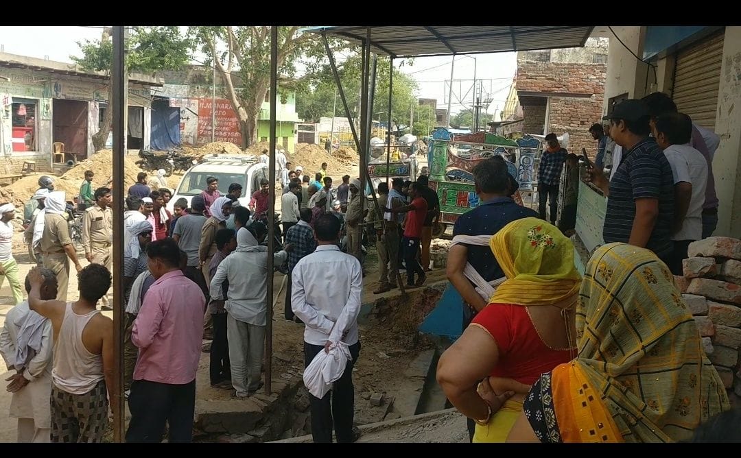 Hathras: Women protest against removal of encroachment, team returned