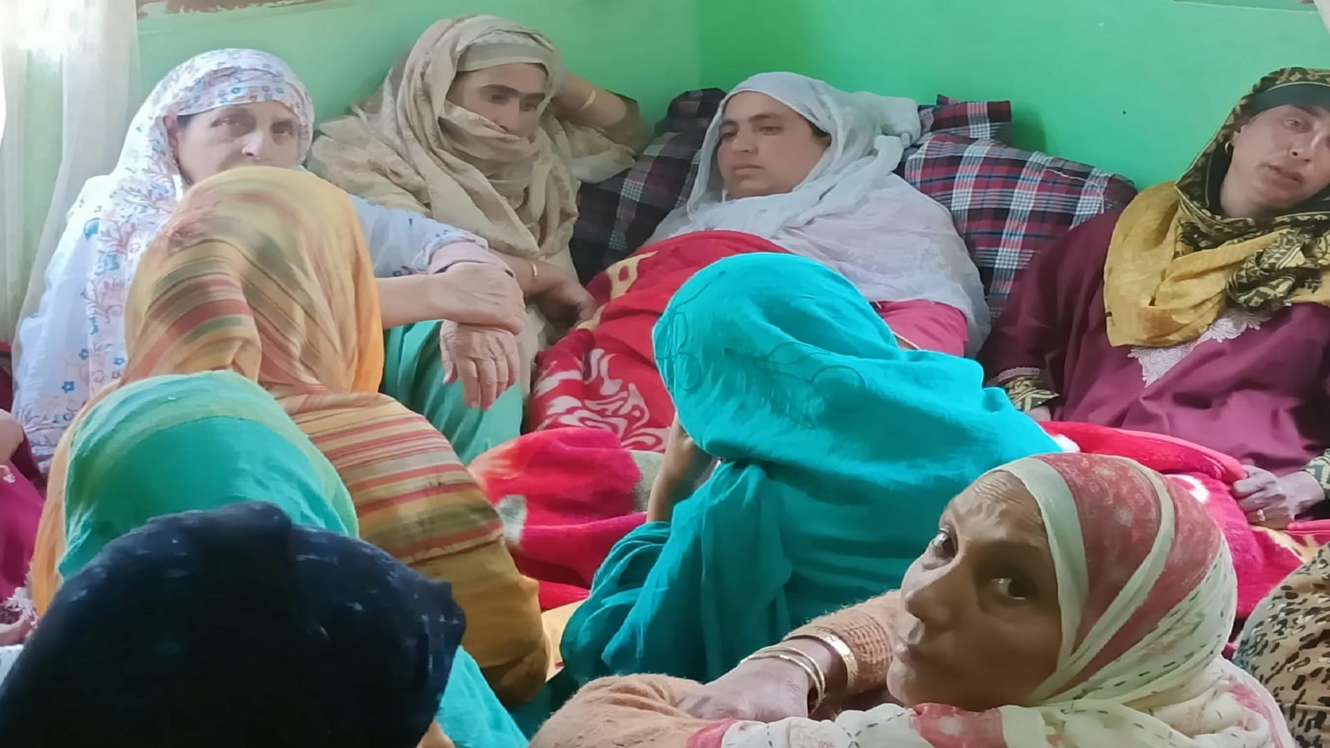 Kashmiri TV Actress Murder Amreen was shot after calling out in the name of shooting