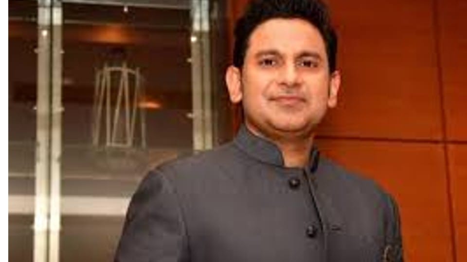 Indore: Ignoring "Pride of Indore" in the program of Indore Pride Day, called others, forgot loved ones, questions arising