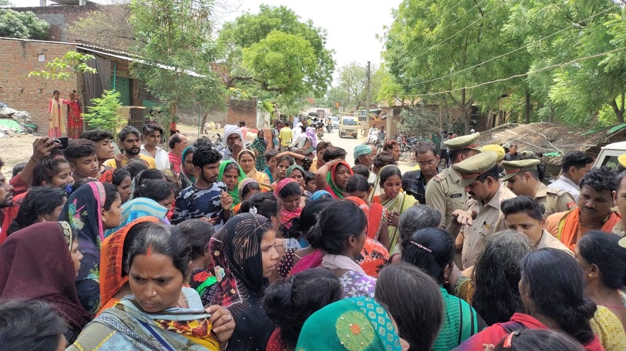 Old man injured in assault dies in hospital, dead body put on road