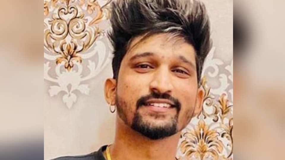 Non bailable warrant issued against singer Khuda Baksh in cheque bounce case