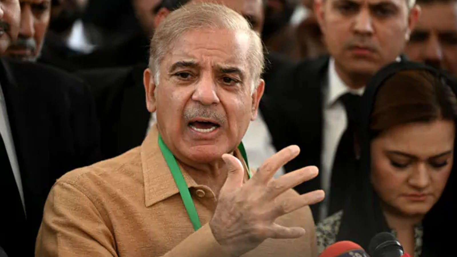 atmosphere of fear after a news in the western media about the possibility of Pakistan defaulting