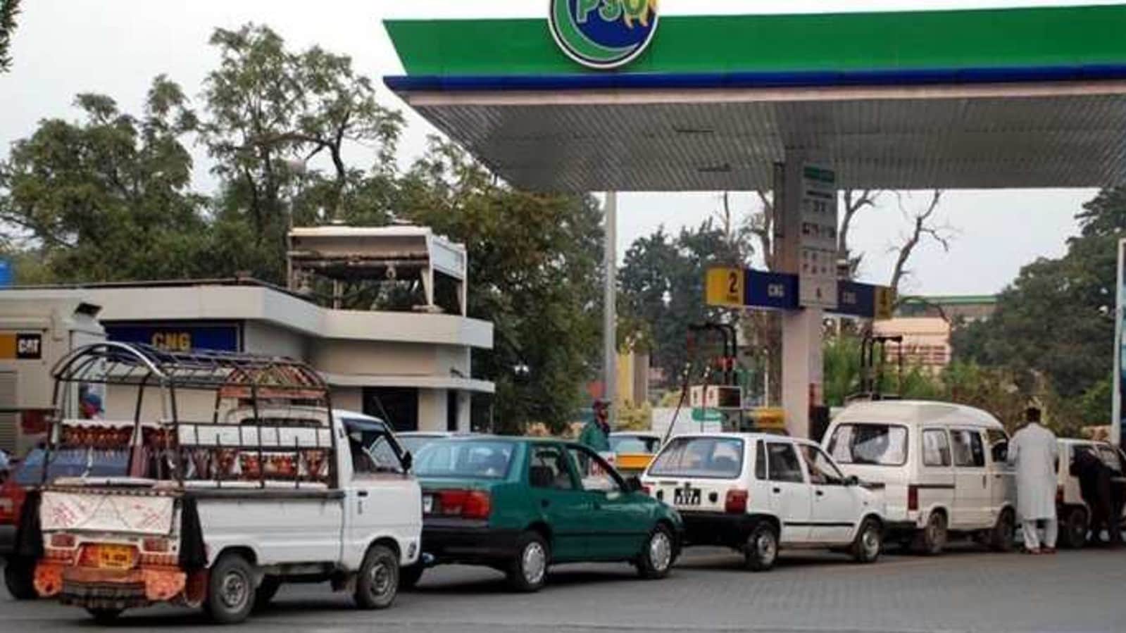 Pakistan Economy Crisis 2022: Paneer 900 Rs Milk 144 Rs per Litre Pakistan on the Verge of Starvation