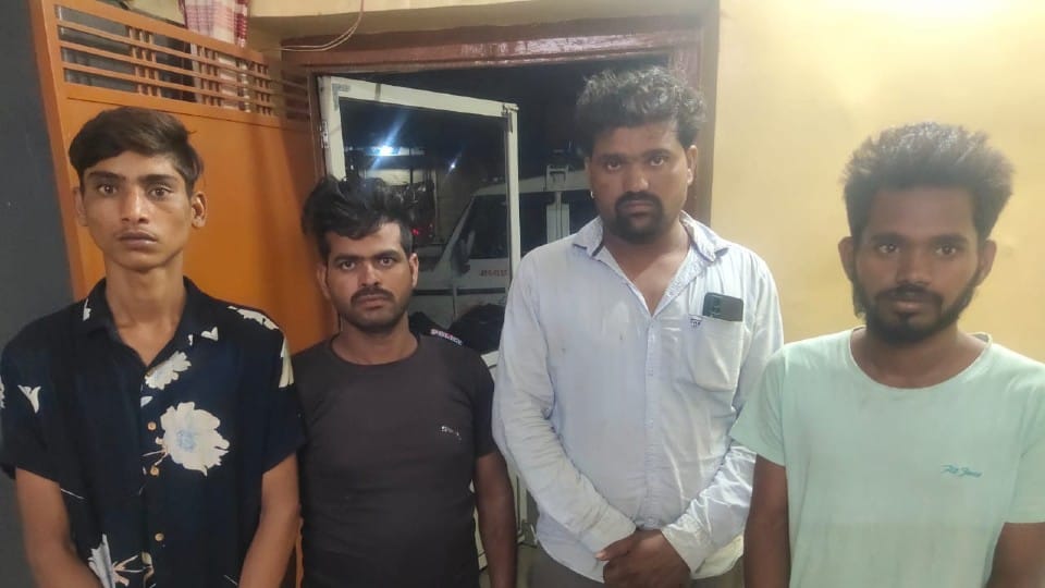 Dewas News: The strange story of kidnapping - the young man took the girl away and the relatives of the girl picked up the young man's brother