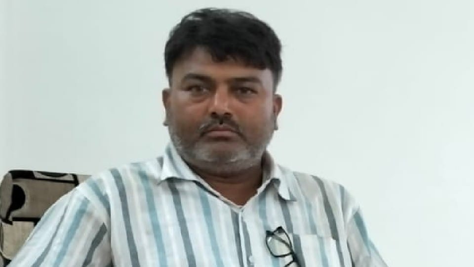 Madhya Pradesh: Deputy Ranger arrested for taking bribe of 20 thousand, Rewa Lokayukta also took beat guard into custody