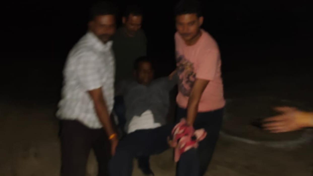 Police arrested four goons running away after firing on Police team in Ayodhya.