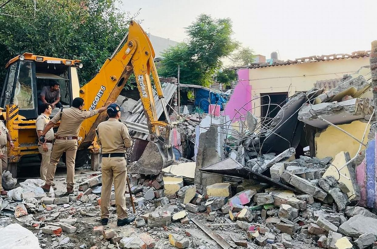 The main accused in the Saddam murder case was bulldozed at the house of the Nawab