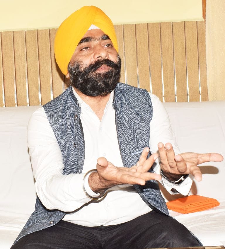 'Muslims voluntarily hand over properties of Mathura-Kashi to temples'