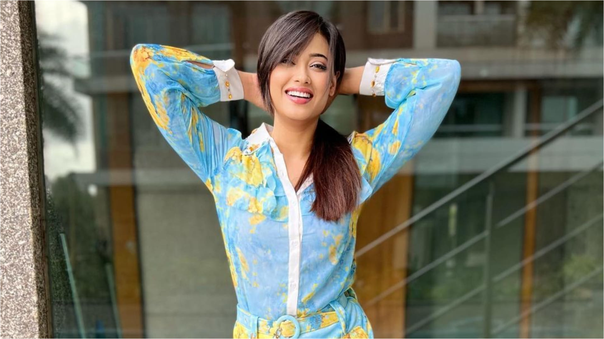 shweta tiwari wear multicolor shorts co ord set perfect for summer season