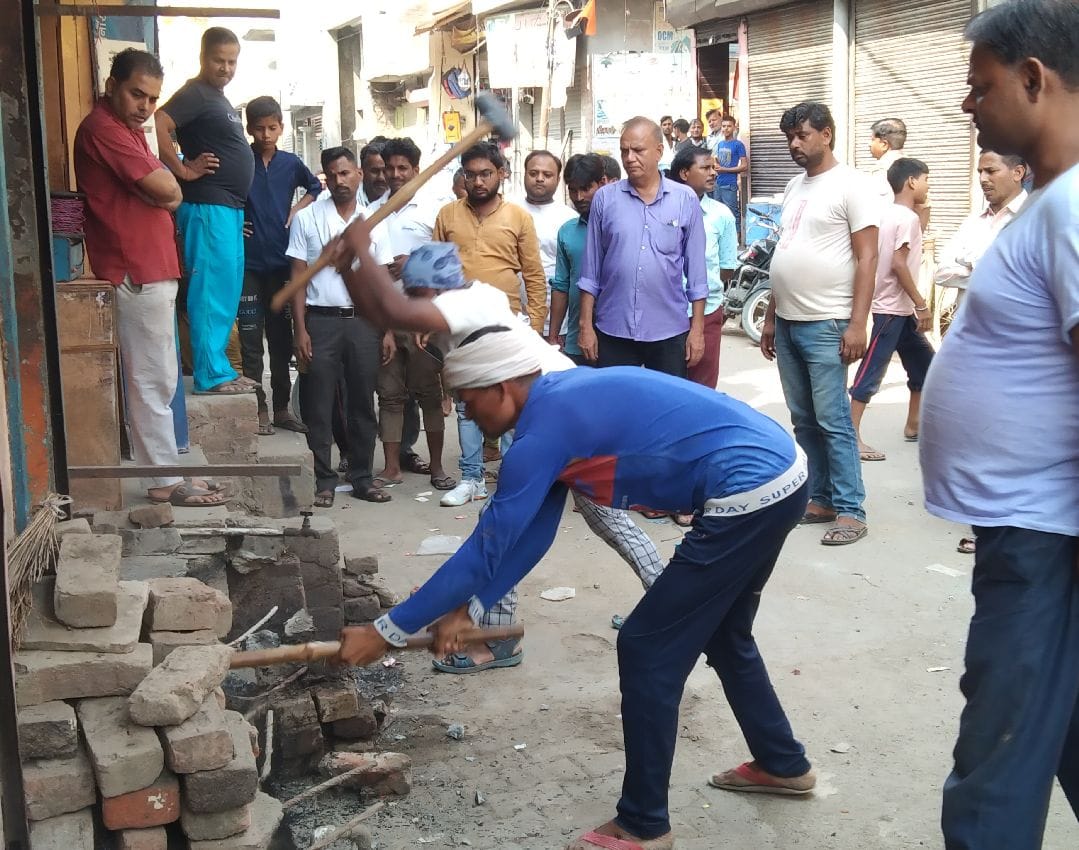 Encroachment removers retreated on the protest of traders