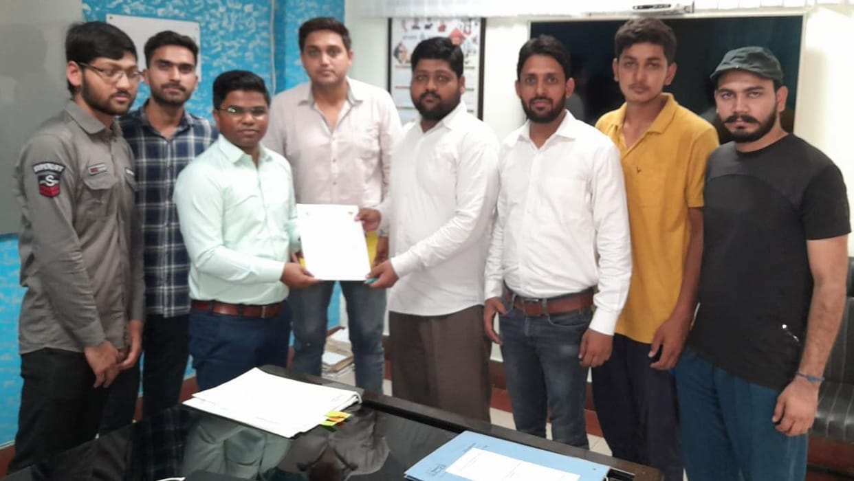 Students raised the demand for starting BAAC course in Bondkalan Government College
