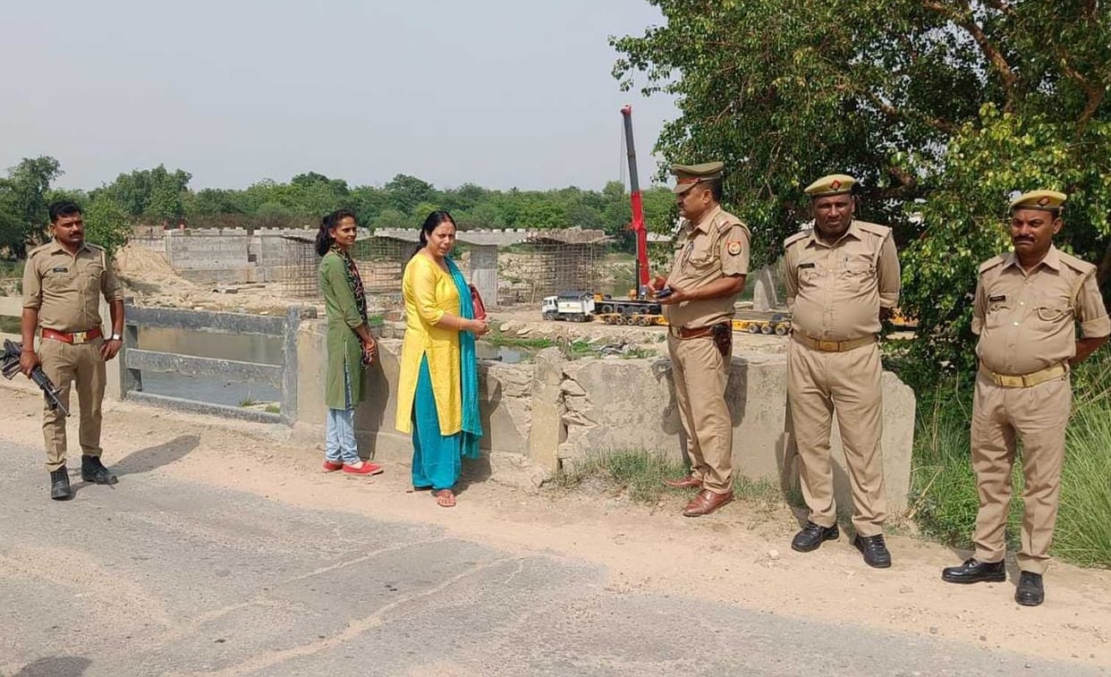 heavy vehicles banned on aam ghat bridge