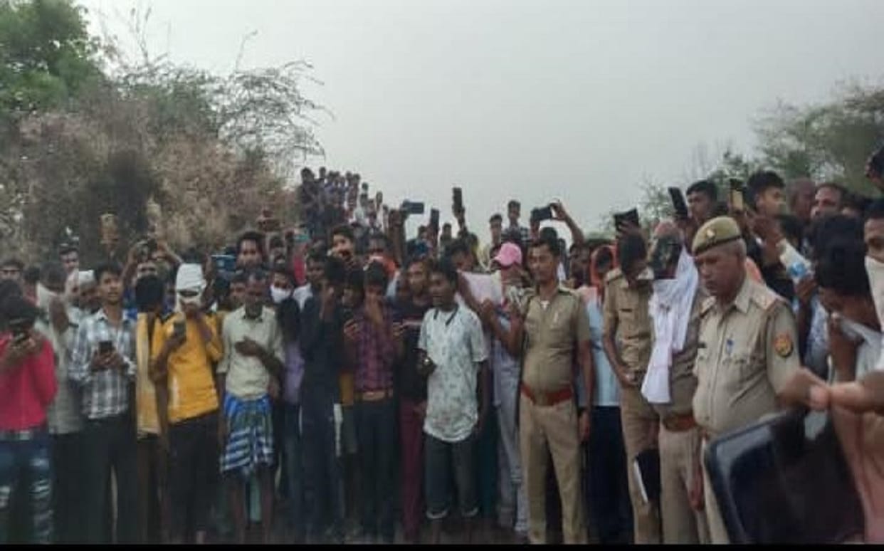 Deadbody of girl found from well in bhadohi who was missing from 13 days murdered after tying her hands and feet