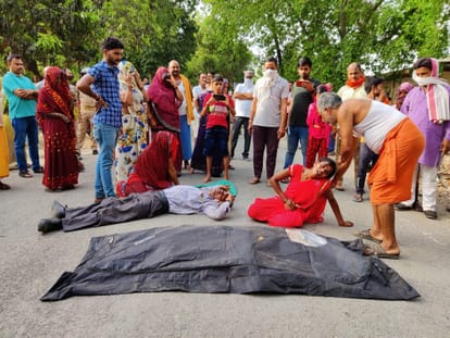 Deadbody of girl found from well in bhadohi who was missing from 13 days murdered after tying her hands and feet