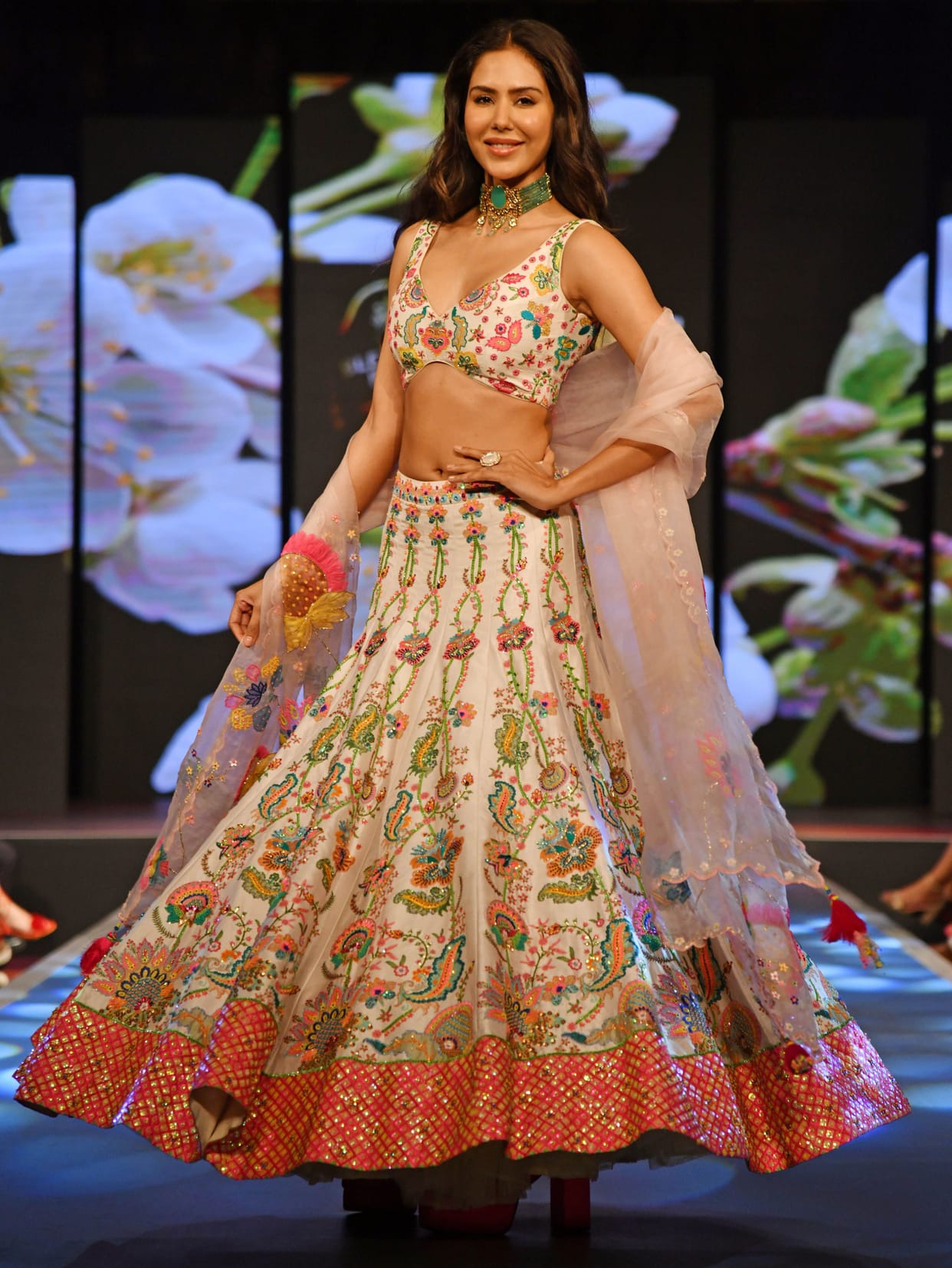 Fashion Show: Sonam Bajwa stuns on the ramp