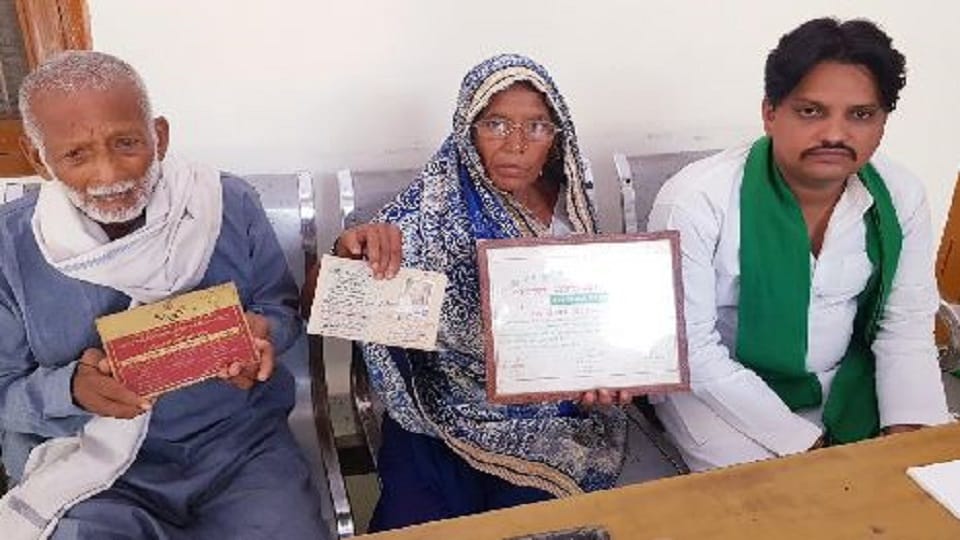 freedom fighter family returned honor in etah