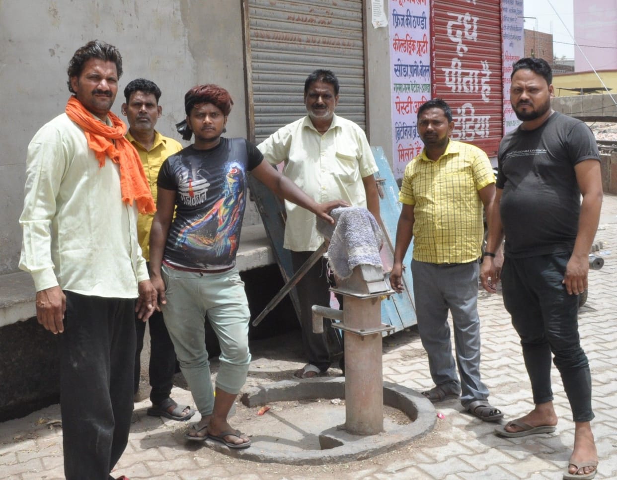 Hathras: Eight hand pumps damaged in ward 15, clamoring for water