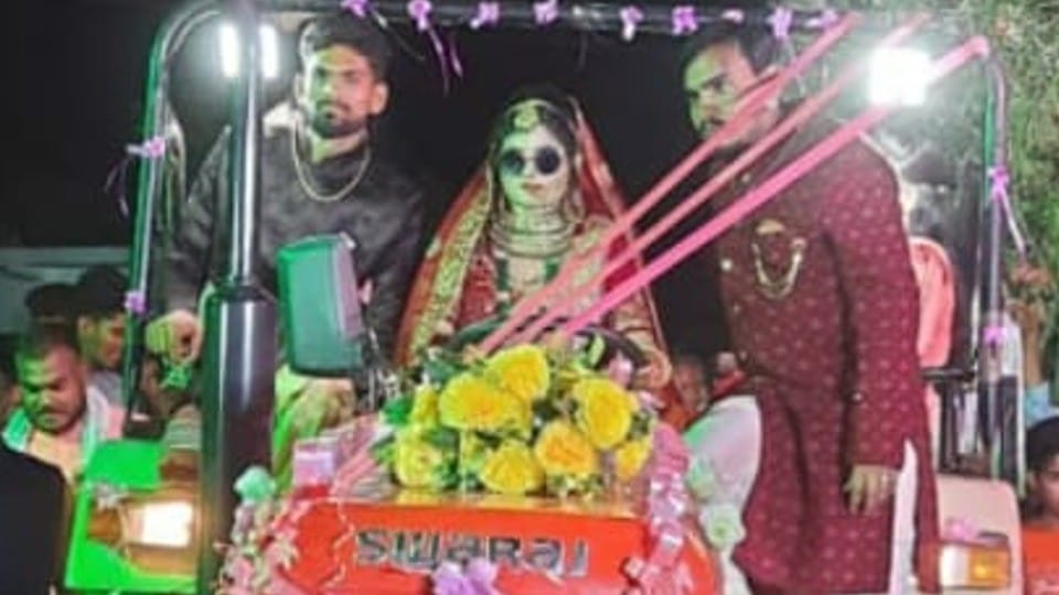 MP News: The special style of the farmer's daughter, the bride reached the pavilion while driving the tractor in Betul