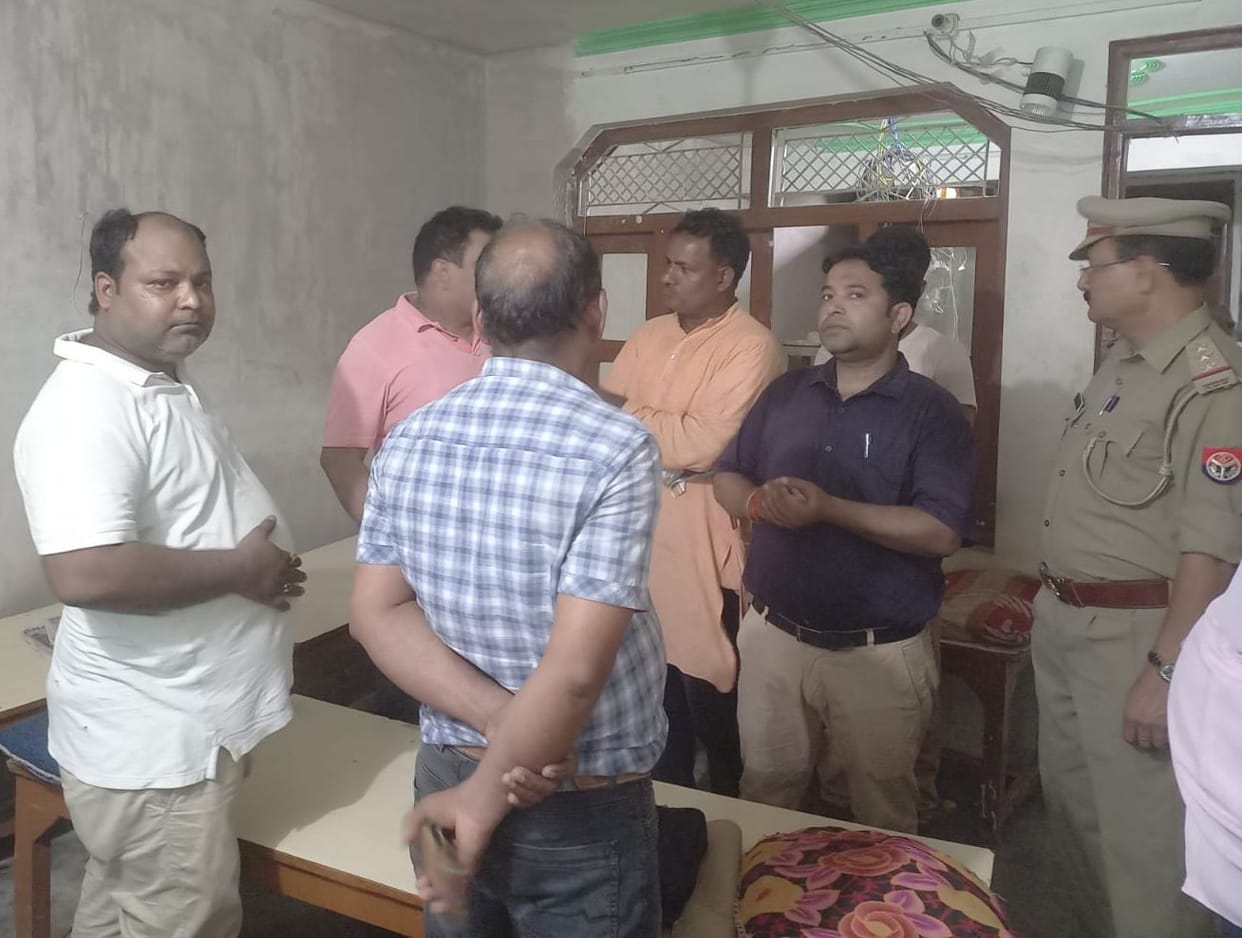 trying to bandhak of health worker