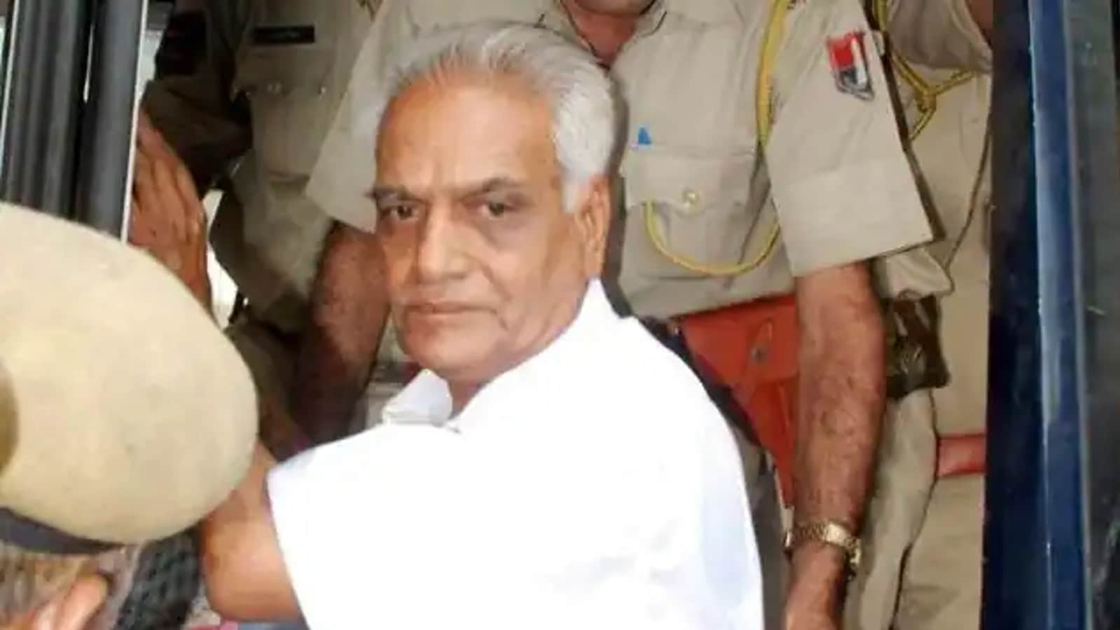 Om Prakash Chautala in Jail Know Many Leaders Sentences to Jail for Corruption and Rape Know Detail in Hindi