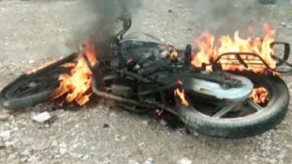 Police s PRV bike caught fire in Dadri GautambudhNagar