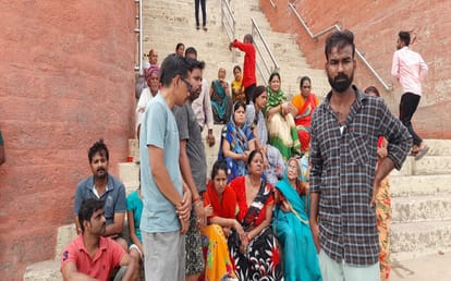 Two teenagers drowning while bathing in Ganga in mirzapur search continues