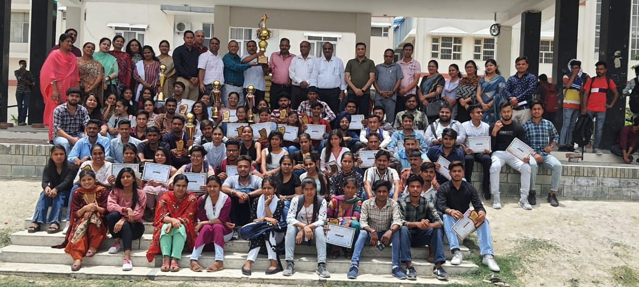 Citations and prizes given to winners of Zonal Youth Festival