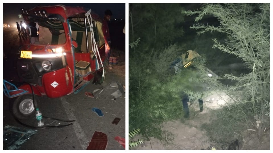 horrific accident on highway two tempos collided two died including a woman in agra