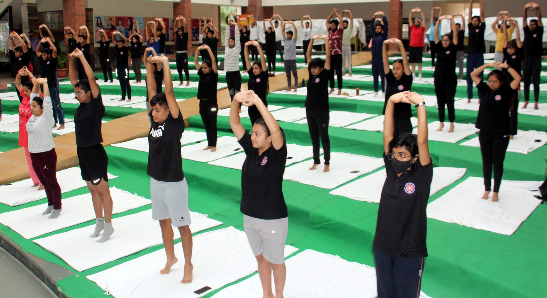 Amar Ujala Yoga Utsav organized in Graphic Era University, students learn how to stay away from exam stress by doing yoga, See Photos