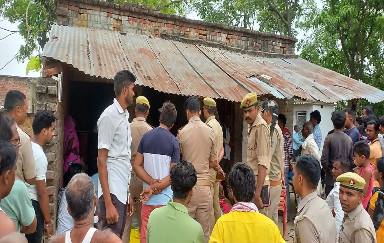 Police busted case of religious conversion in Azamgarh one accused arrested with religious books