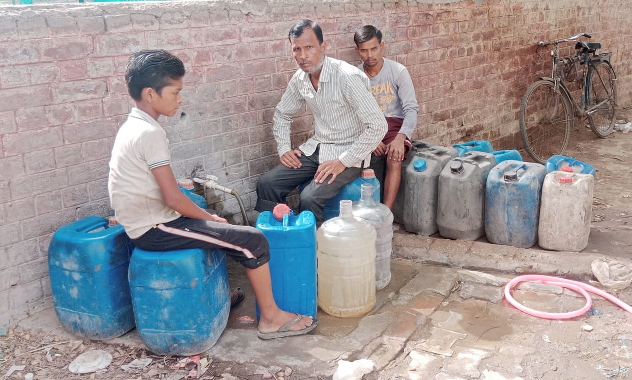 Drinking water crisis deepens in the posh area of ??the city, people upset due to lack of regular supply of water in Mukesh Colony