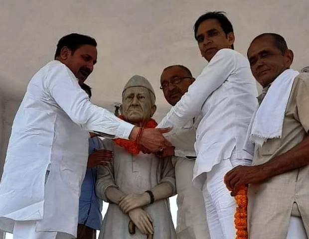 Told Chaudhary Charan Singh as farmer messiah