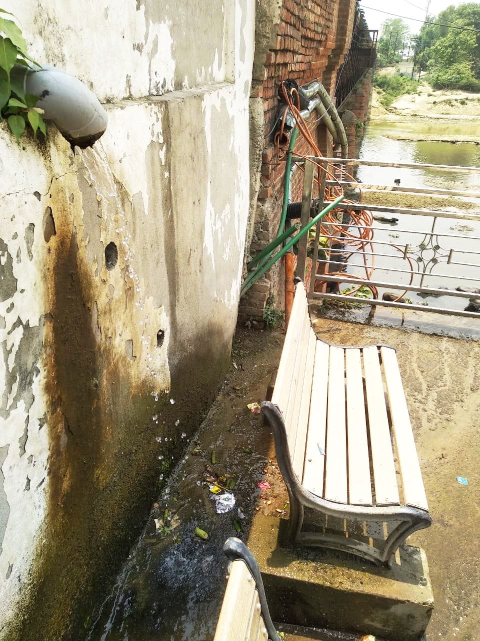 Dirty water being shed in Garra river