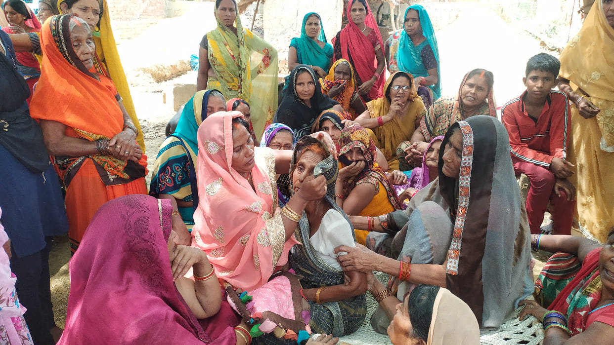 murder of farmer by stabbing him with sharp weapon in ghazipur police start invistigation