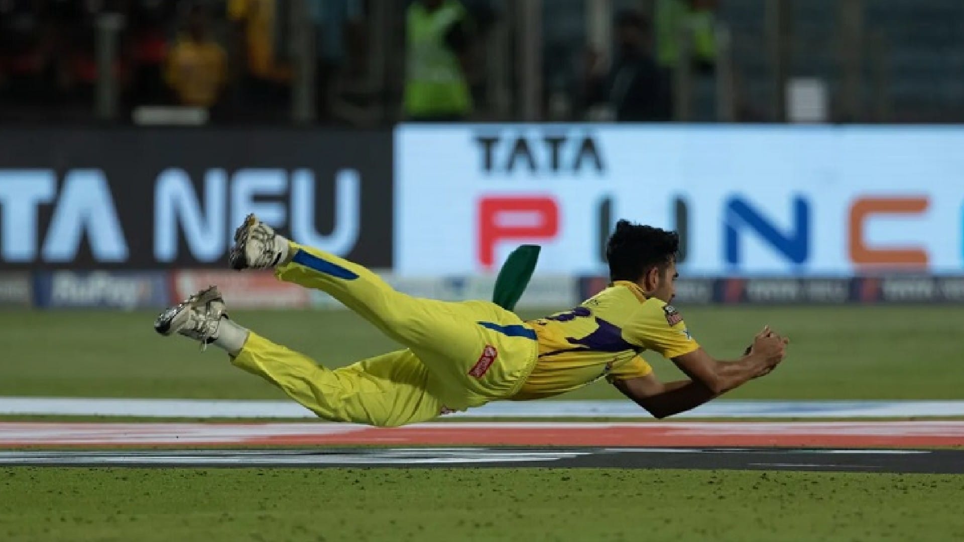IPL 2022 Top 10 Best Catches Evin Lewis Virat Kohli jos buttler Shubman Gill Catch Know more in Hindi