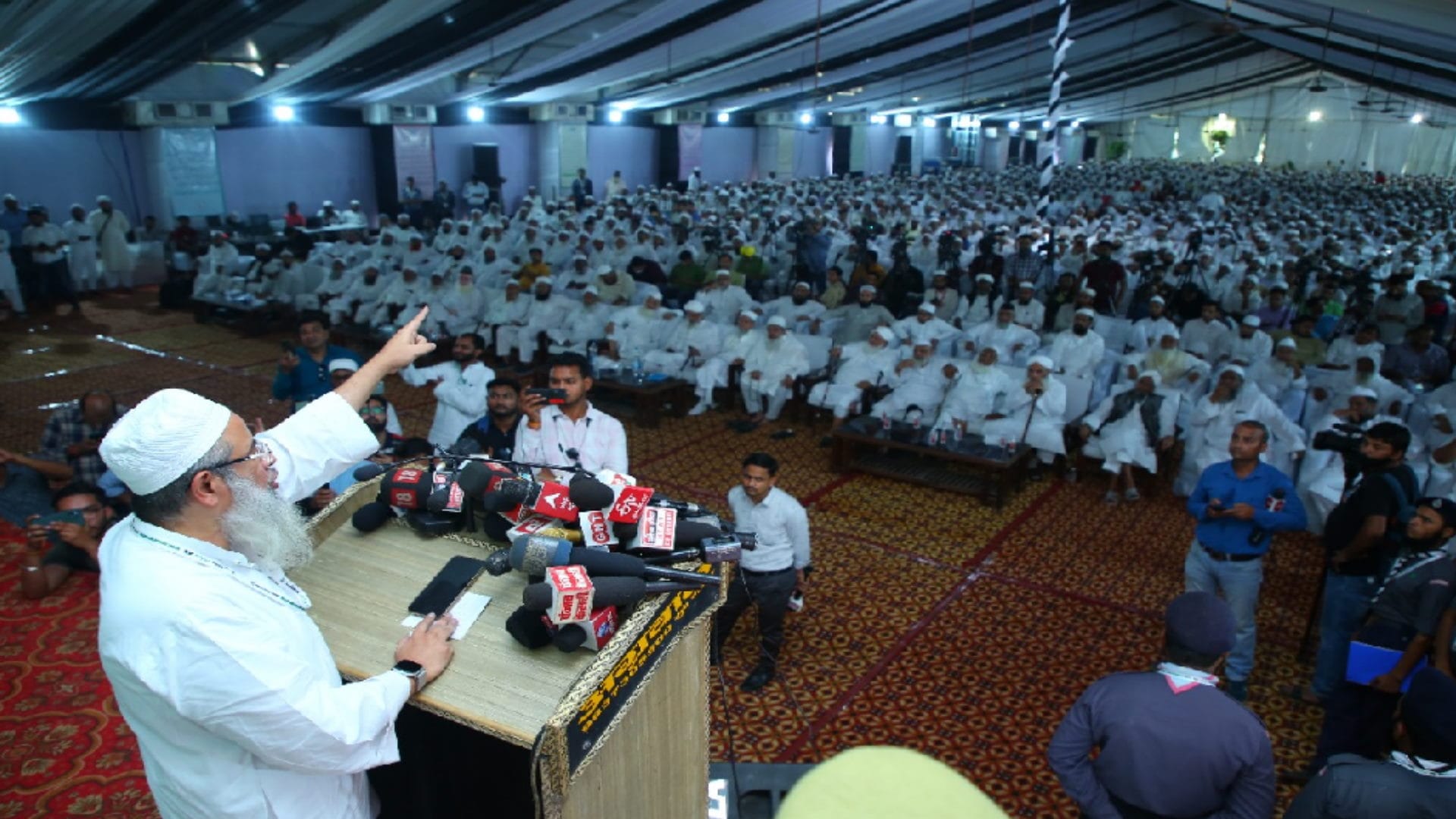 Jamiat Ulama-I-Hind convention in Deoband: Union and government on the target of Ulama, Madani says will not allow communal strengths to play with the country's pride