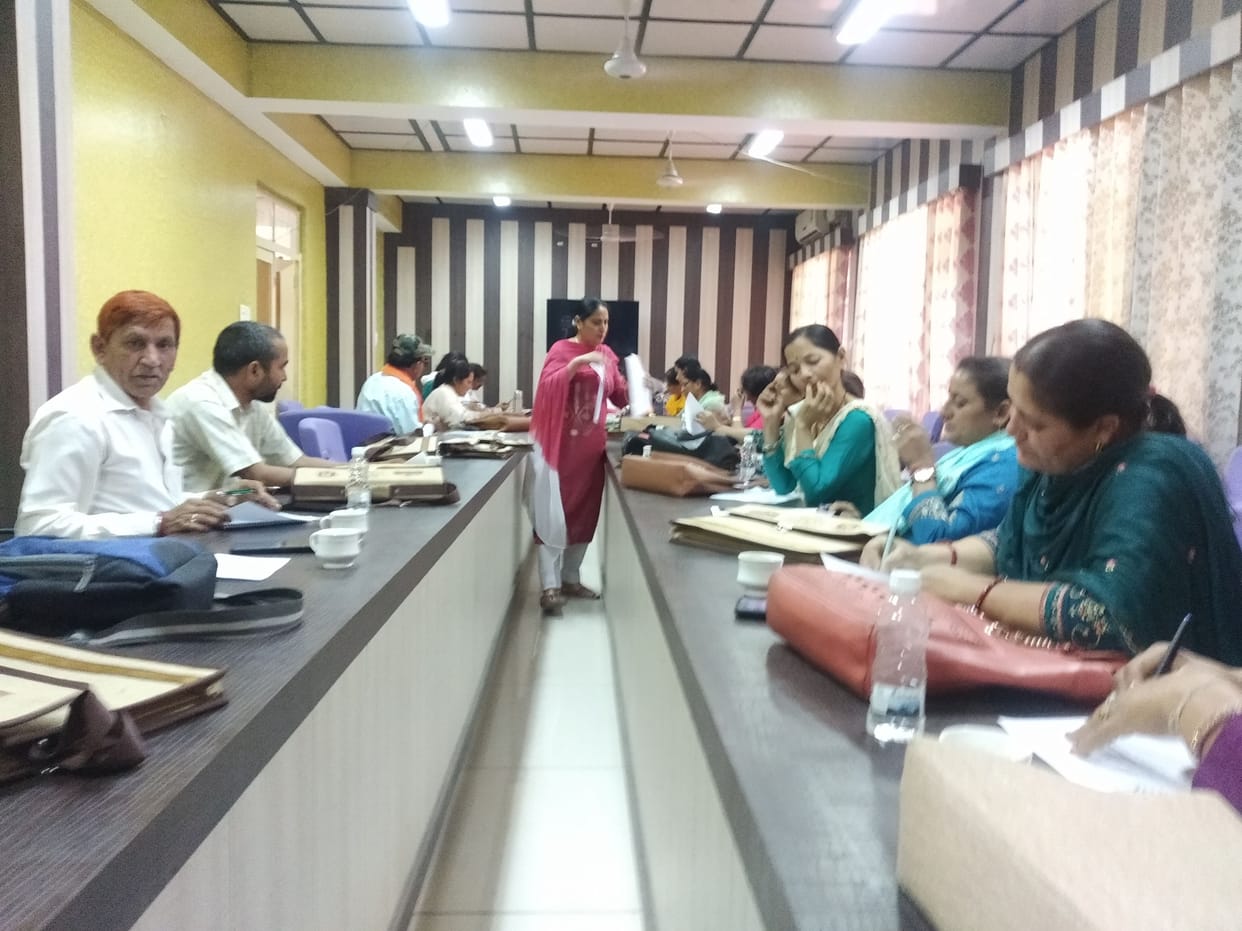 Pardhan's of 59 panchayats of Nadaun learned the tricks of working