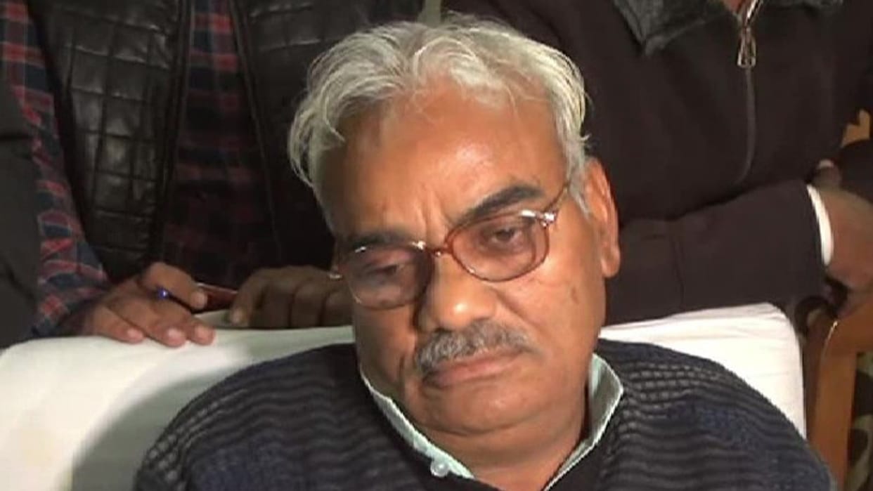 Angry people showed black flags to MLA Madan Dilawar for not doing development work in their area