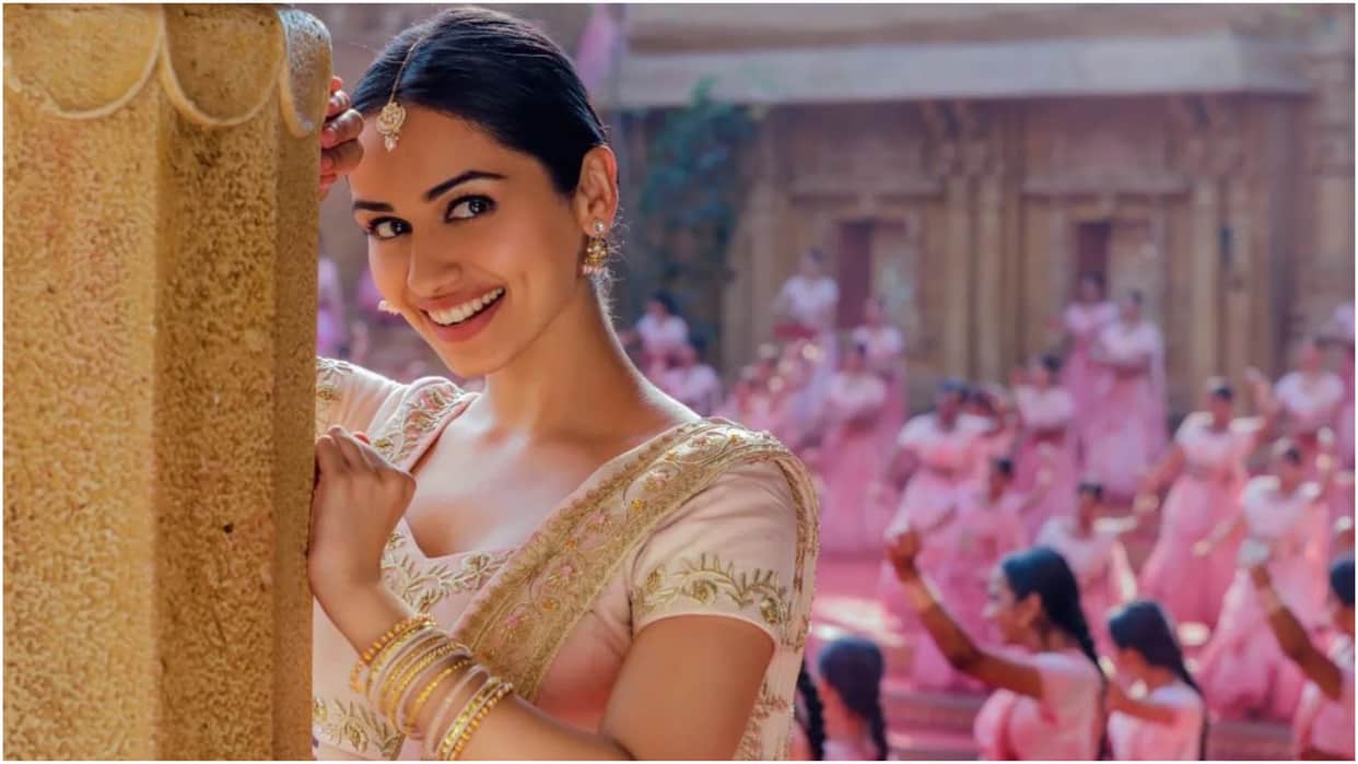 manushi chhillar signs her third film after her bollywood debut in samrat prithviraj with akshay kumar