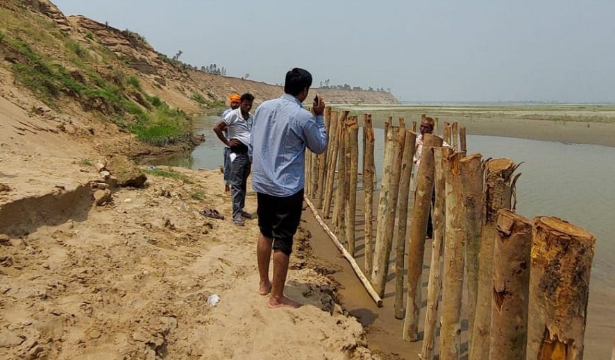 15 temporary studs being built in Gauspur