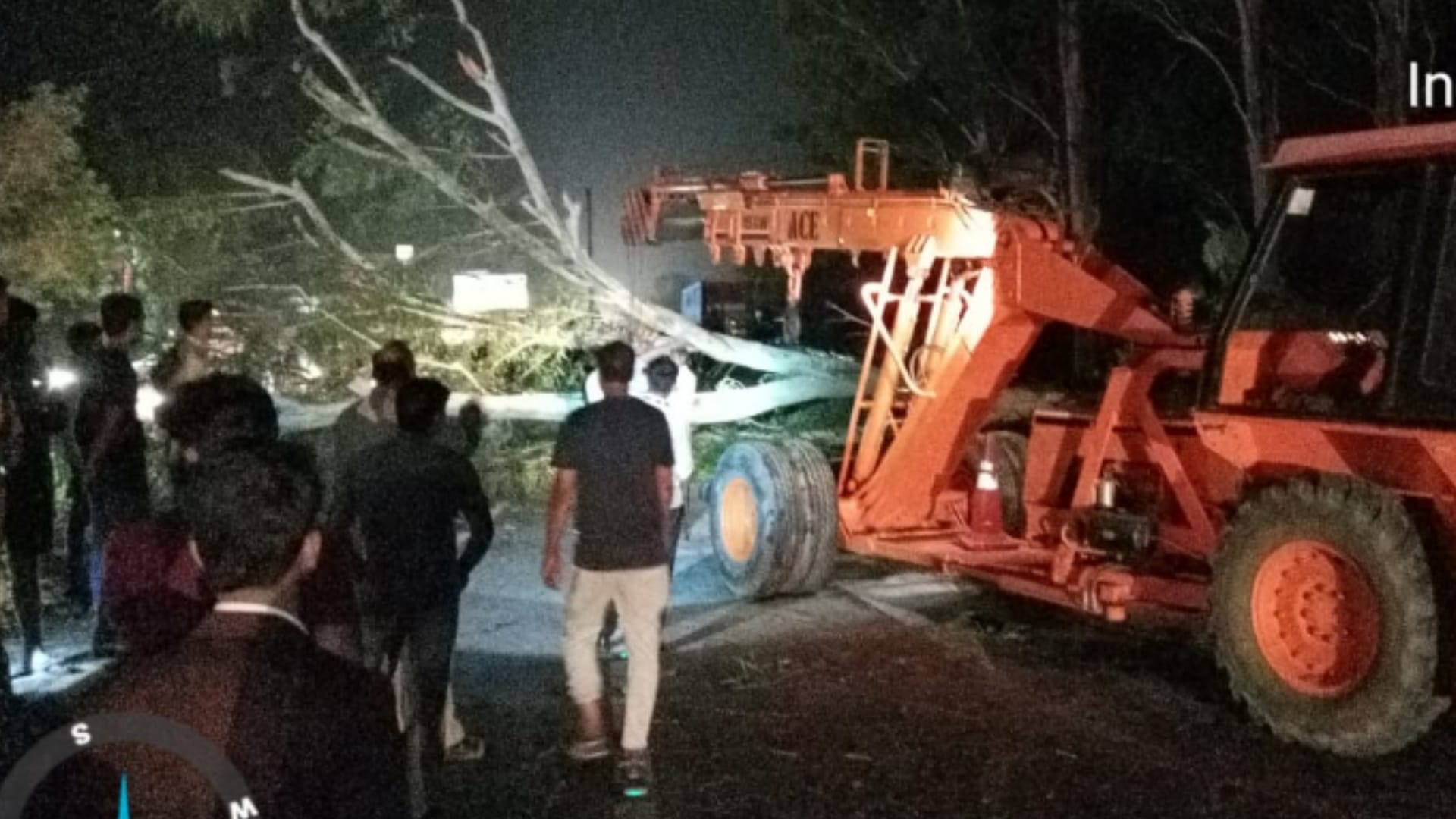 Weather Update in UP: NH-58 was jammed during the storm and rain and people faced problems