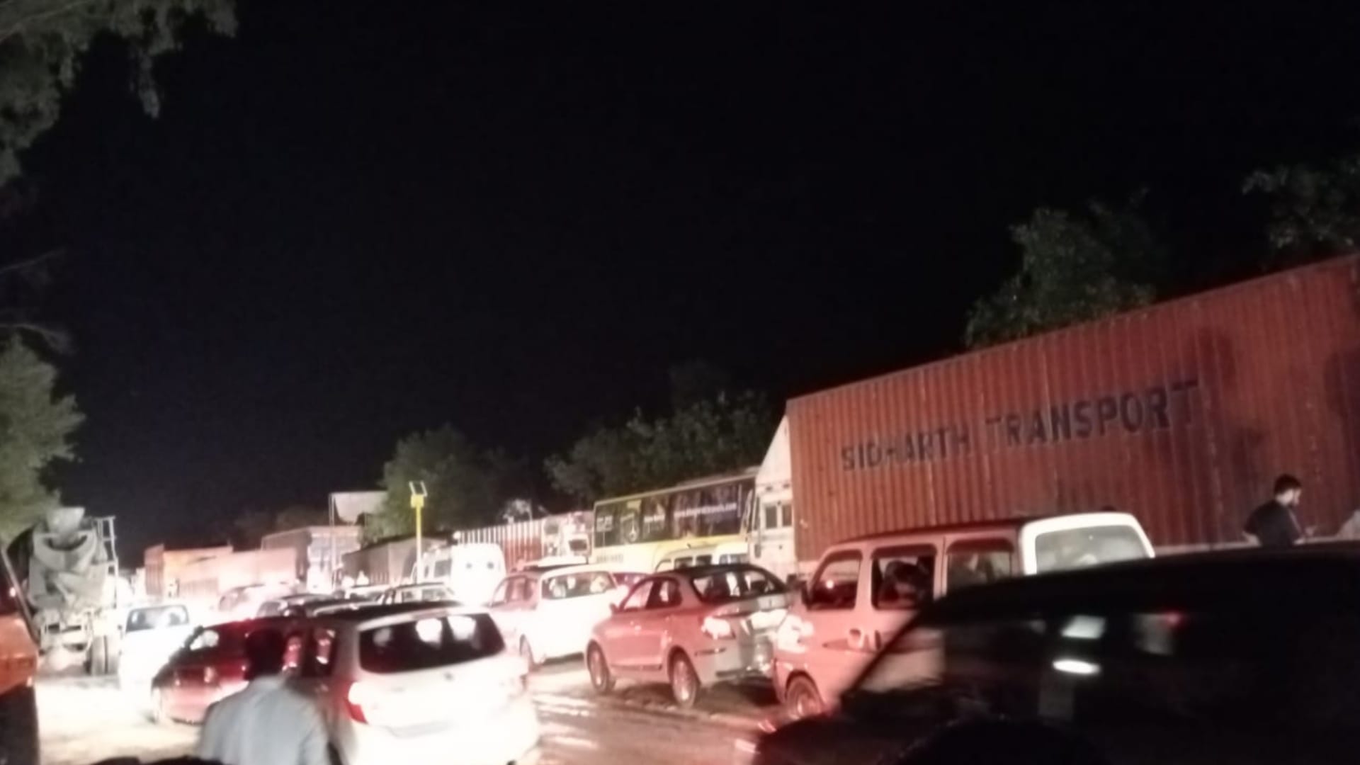 Weather Update in UP: NH-58 was jammed during the storm and rain and people faced problems
